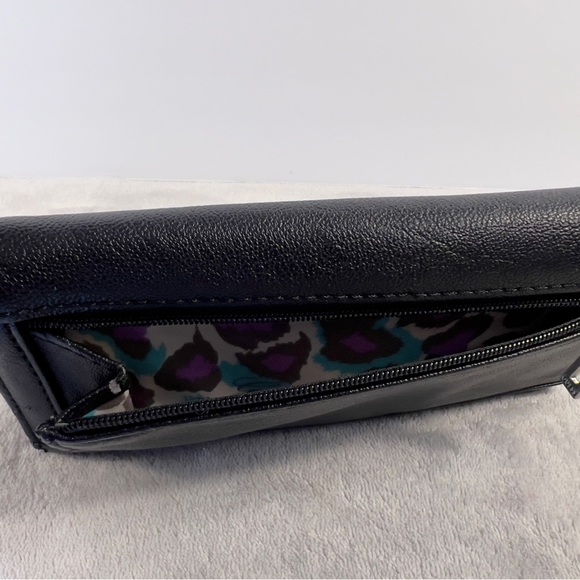 Guess geela wallet in good condition. - Picture 7 of 8